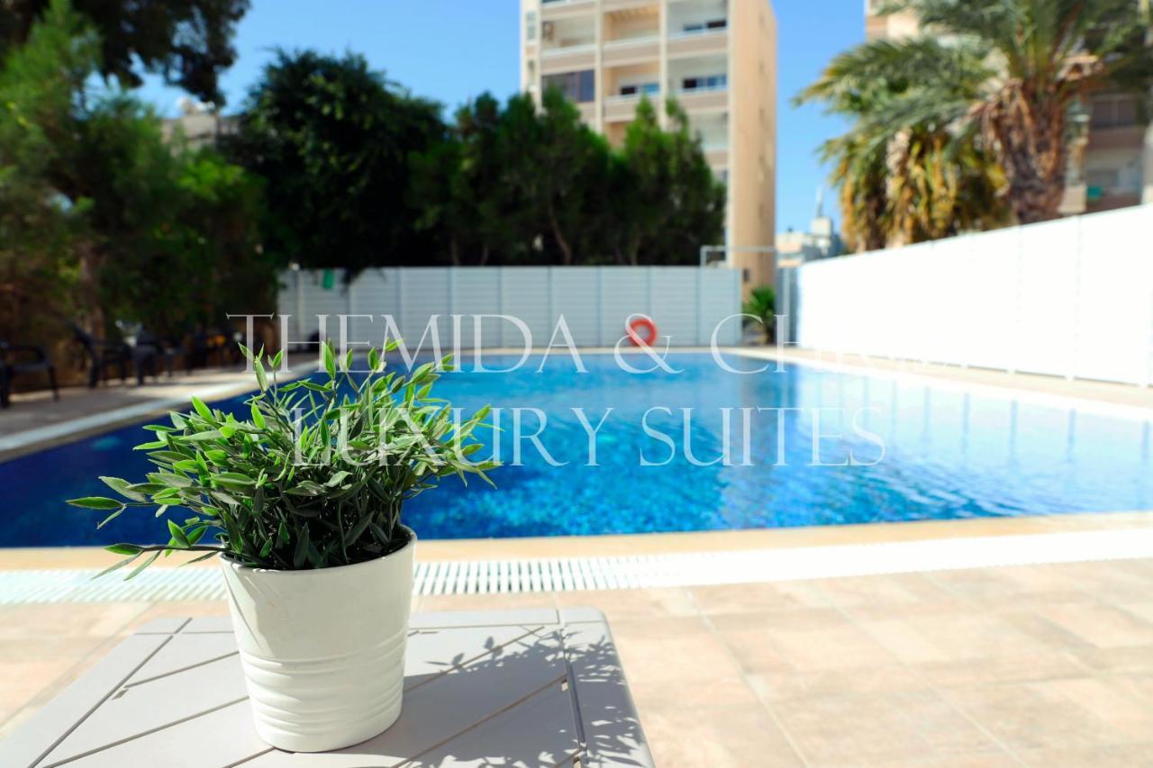 Beachfront Skyline Retreat 1Br Pool Central Larnaca Esterno foto