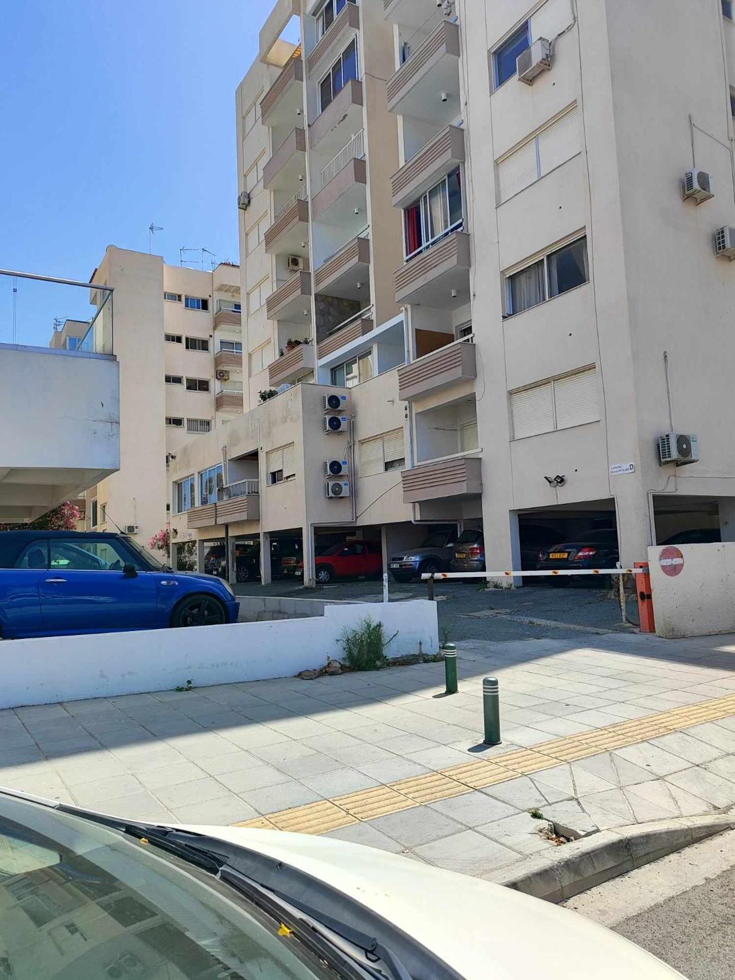 Beachfront Skyline Retreat 1Br Pool Central Larnaca Esterno foto